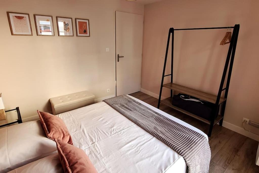 Le Nid Des Epesses Villa Les Epesses Bagian luar foto