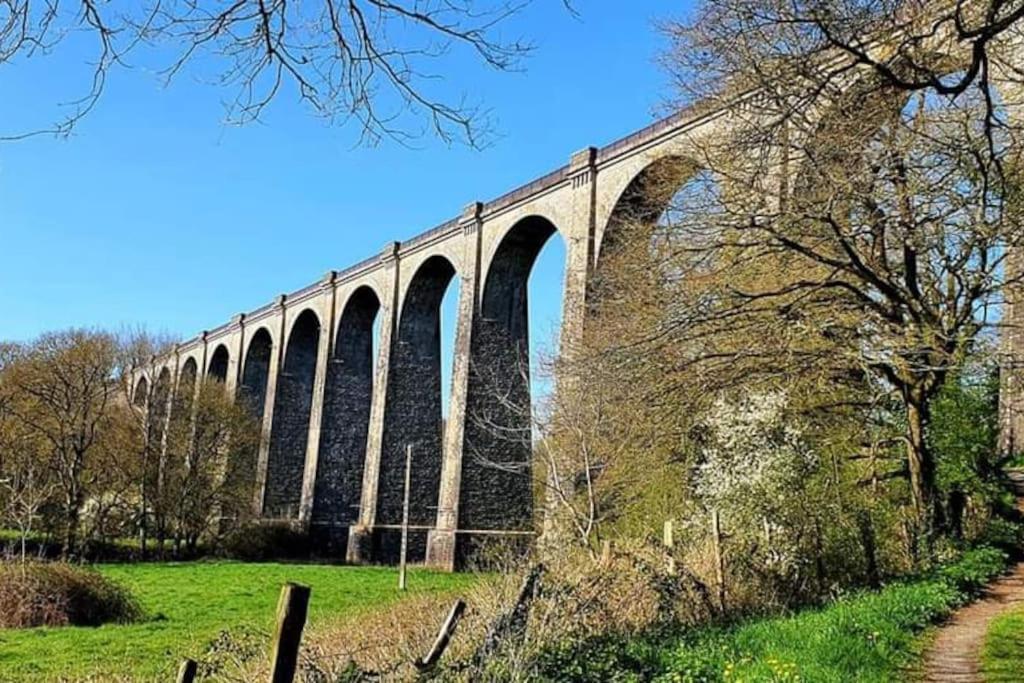 Le Nid Des Epesses Villa Les Epesses Bagian luar foto